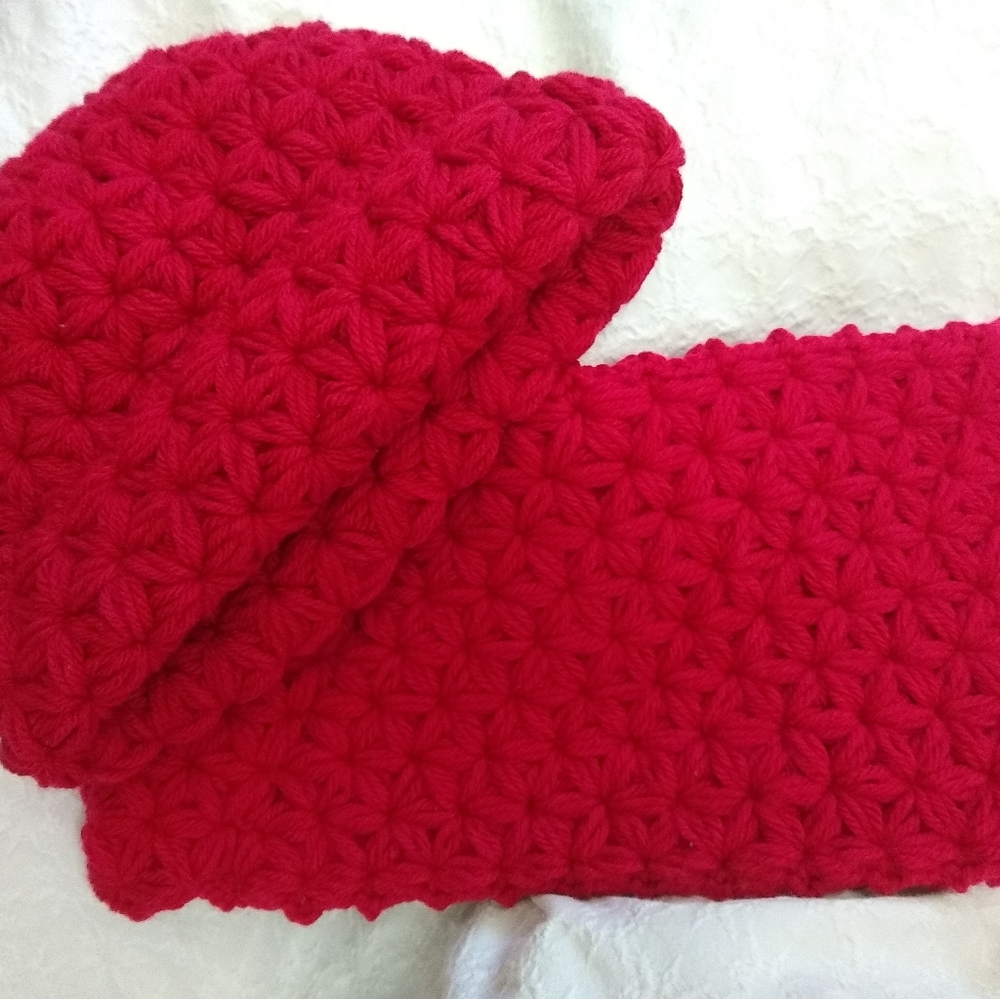 Jasmine stich handmade cozy hat and cowl